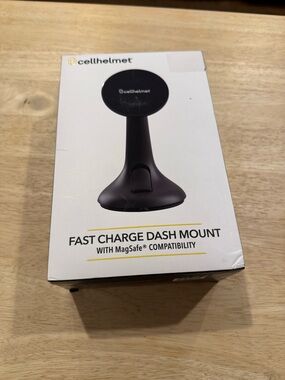 Fast Charge Dash Mount with MagSafe Compatibility - Black